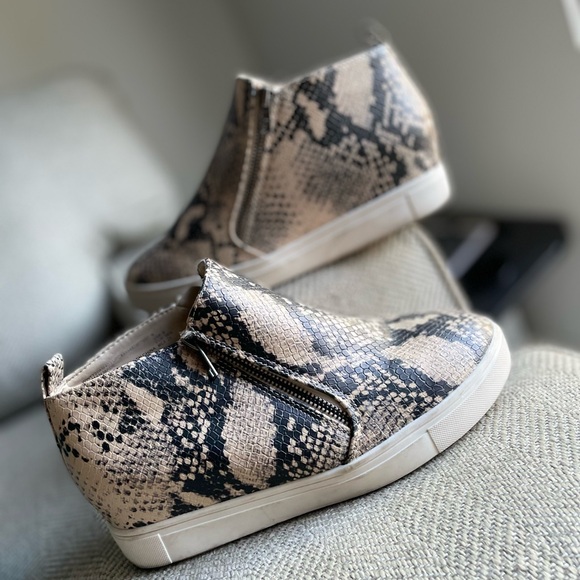 EUC Wedge Sneakers! - Picture 2 of 12